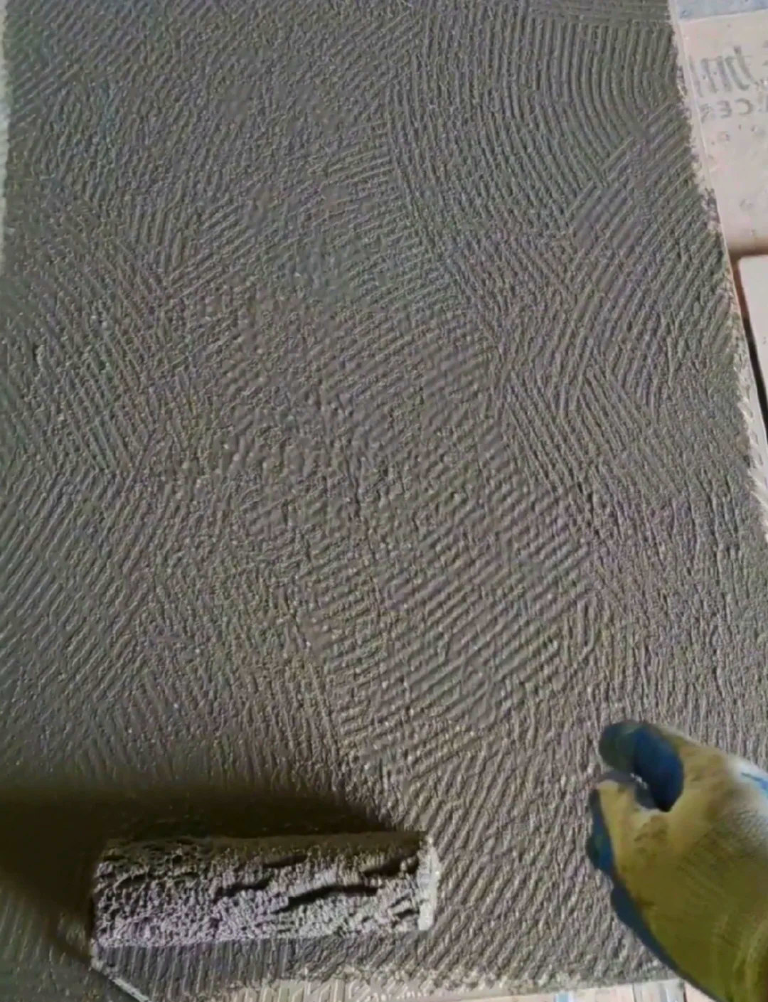 墙砖掉砖怎么处理(墙砖掉瓷了怎么处理)